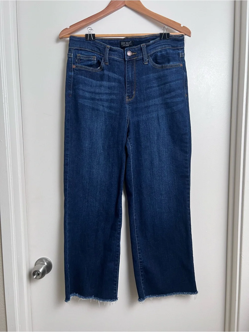 Judy Blue High Rise Wide Leg Cropped Jeans Size 9/29 Dark Wash Raw Hem